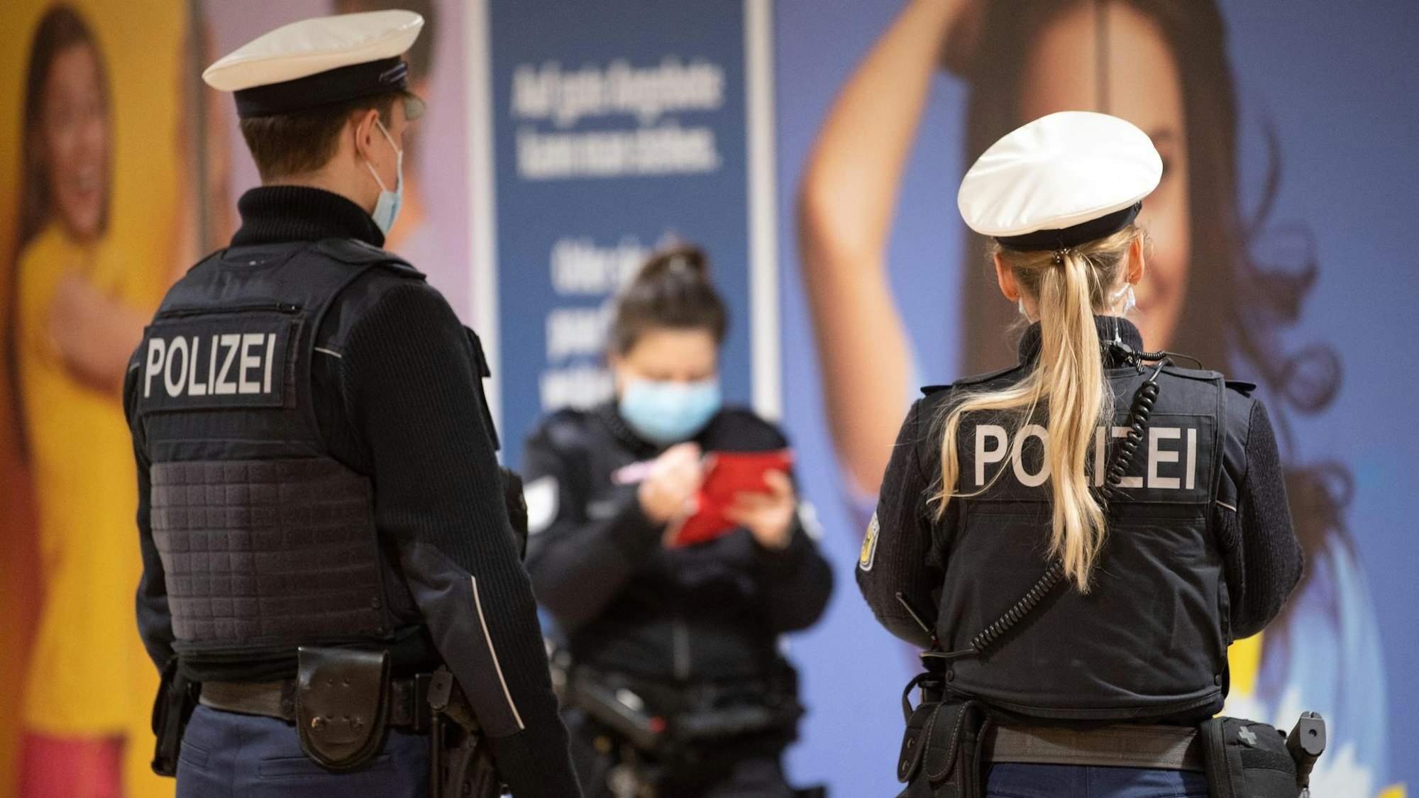 Einsatz der Bundespolizei Köln im Hauptbahnhof Köln