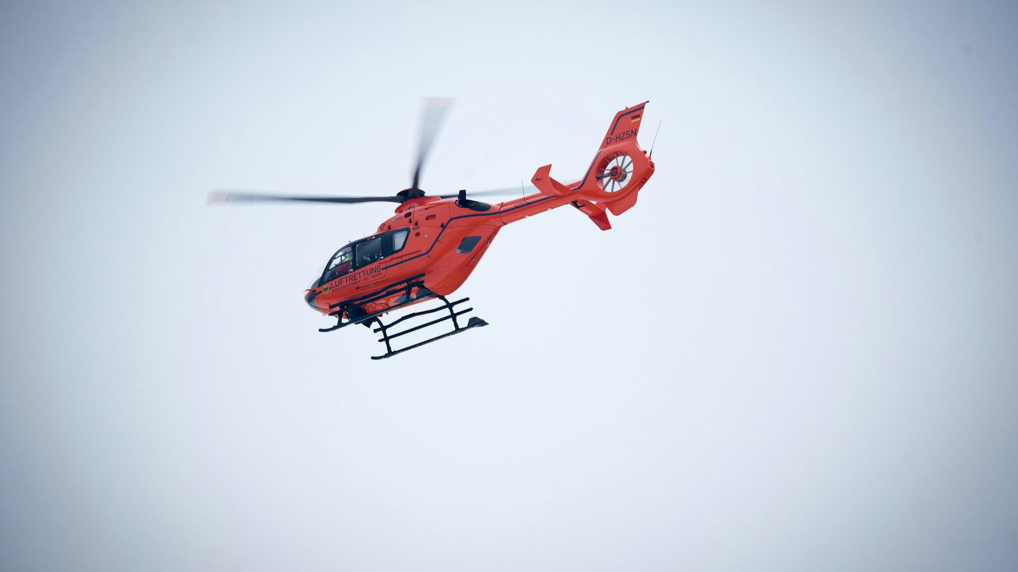 Rettungshubschrauber in der Luft