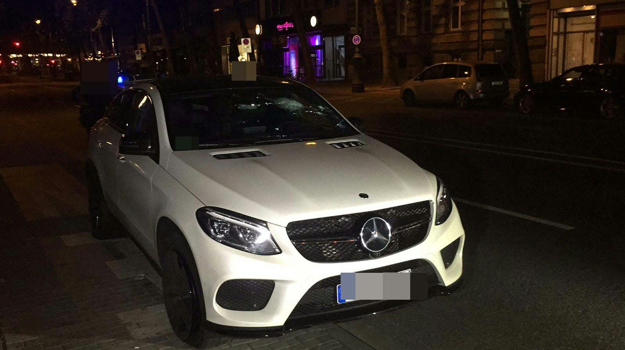 Mercedes_Pixel
