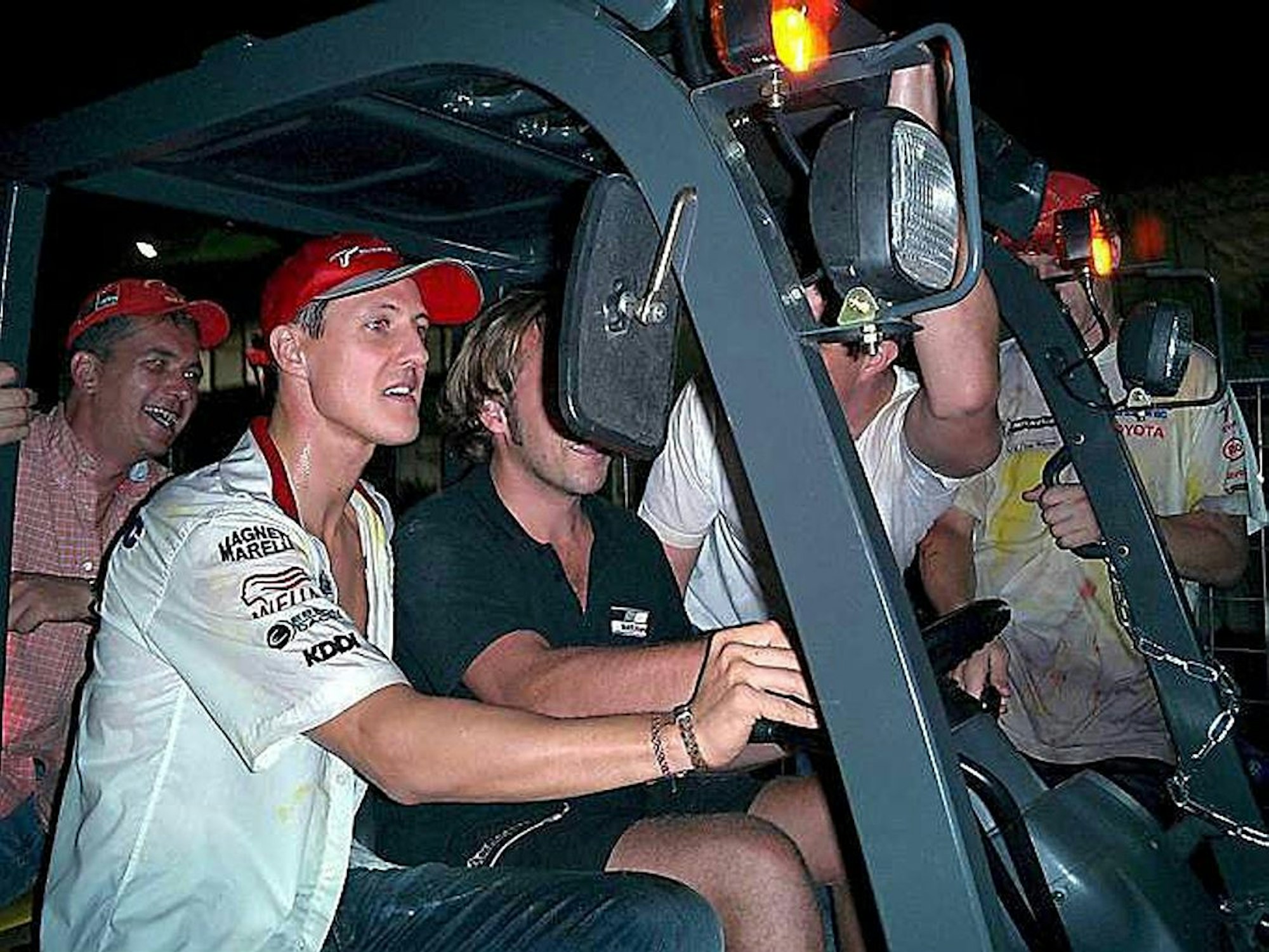 Schumi_2003_Suzuka_Gabelstapler