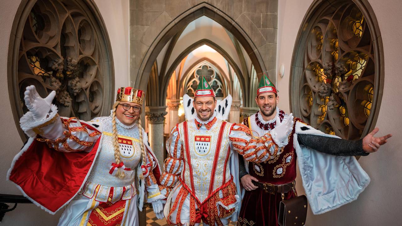 Kölner Dreigestirn nach der Proklamation