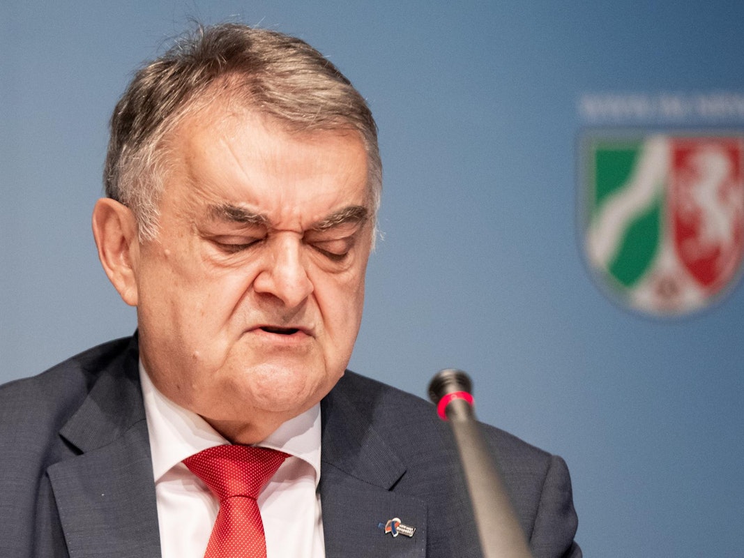 NRW-Innenminister Herbert Reul bei einer Pressekonferenz