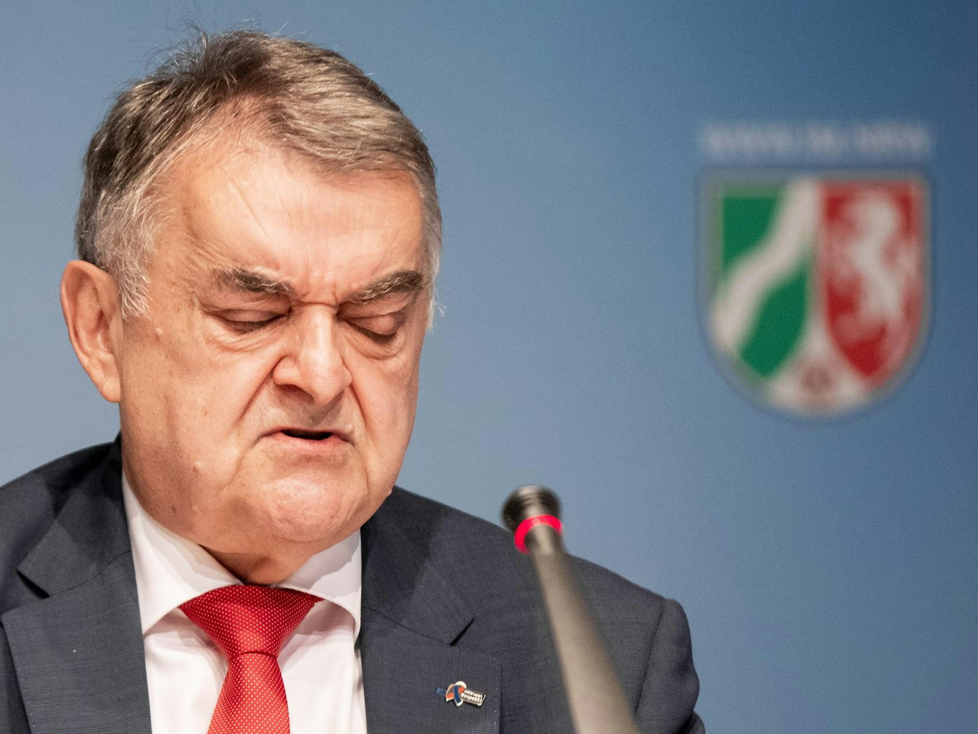 NRW-Innenminister Herbert Reul bei einer Pressekonferenz