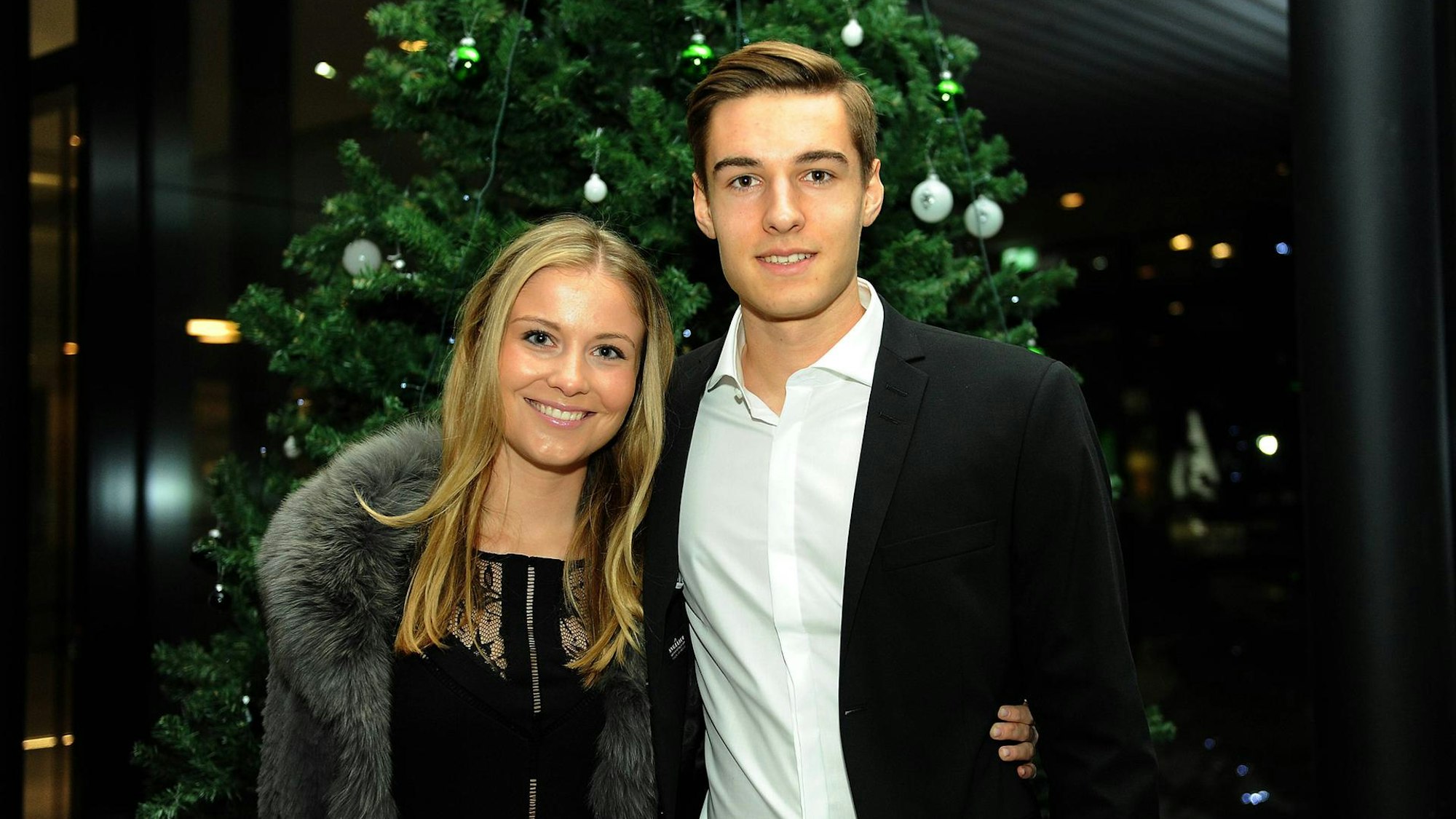 Florian Neuhaus_Aline Restle_Borussia Mönchengladbach_imago