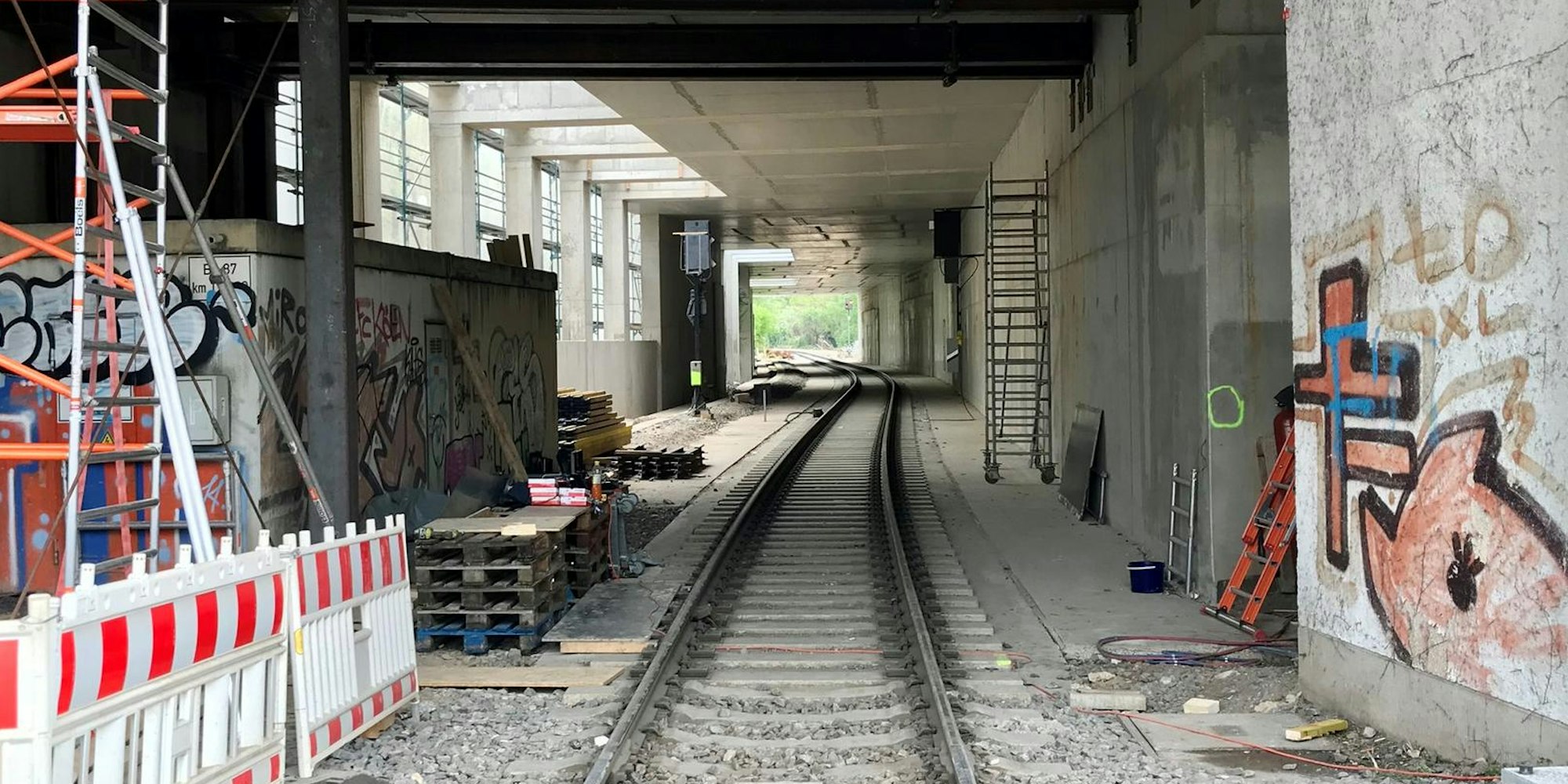 Tunnel1