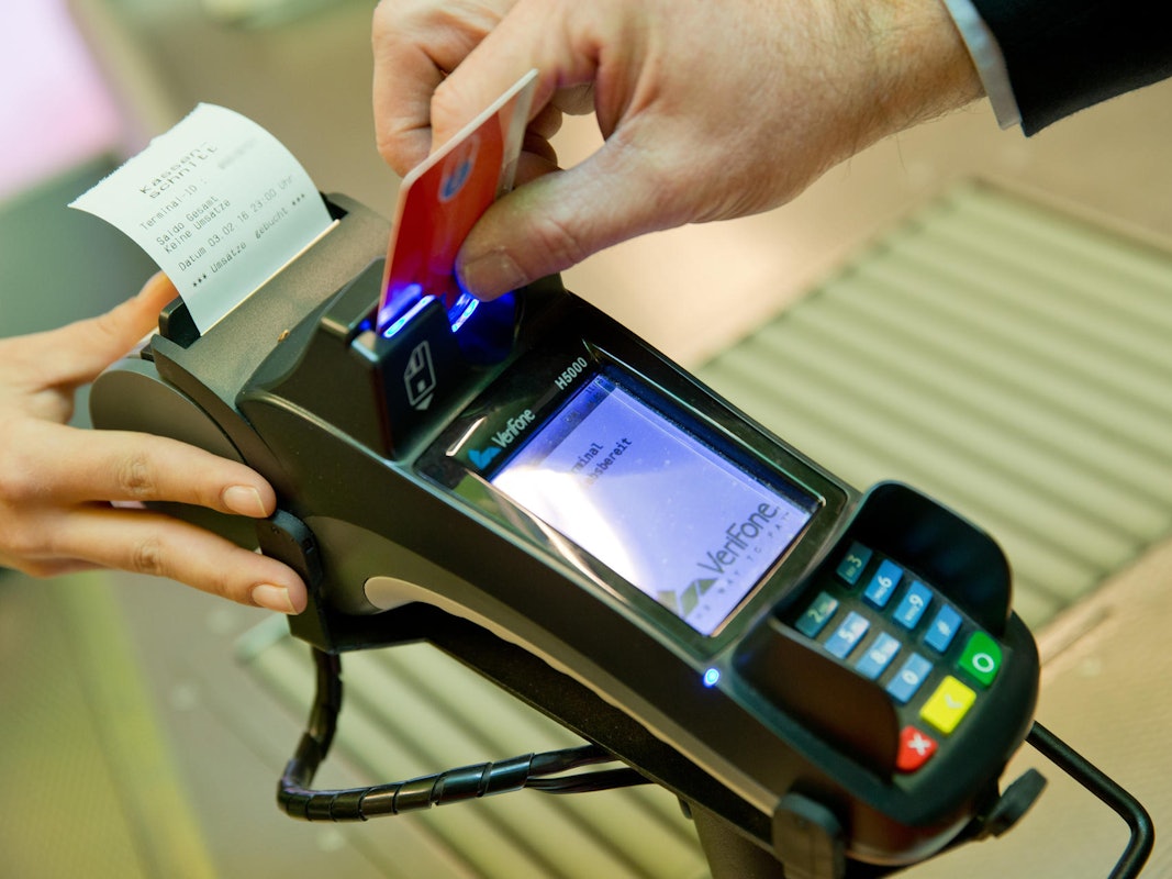 Bezahlen mit Karte Pin oder Unterschrift