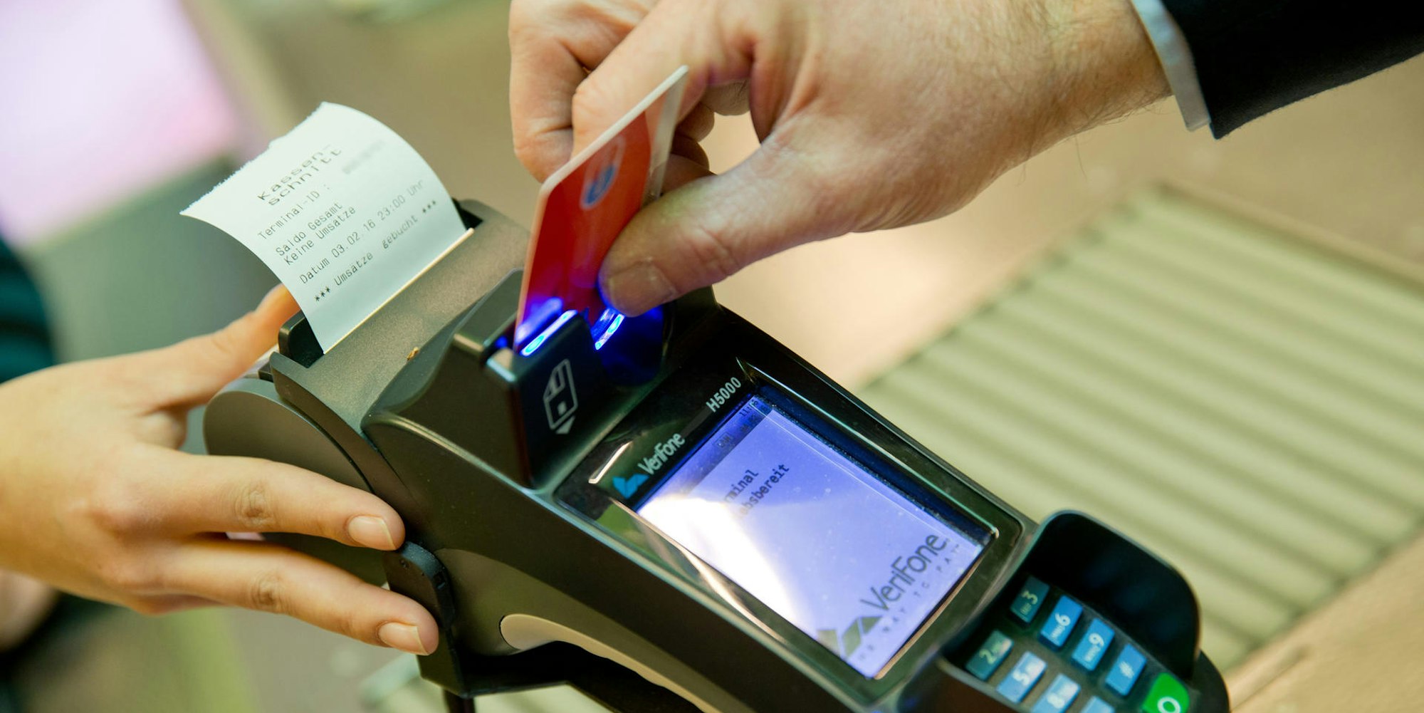 Bezahlen mit Karte Pin oder Unterschrift