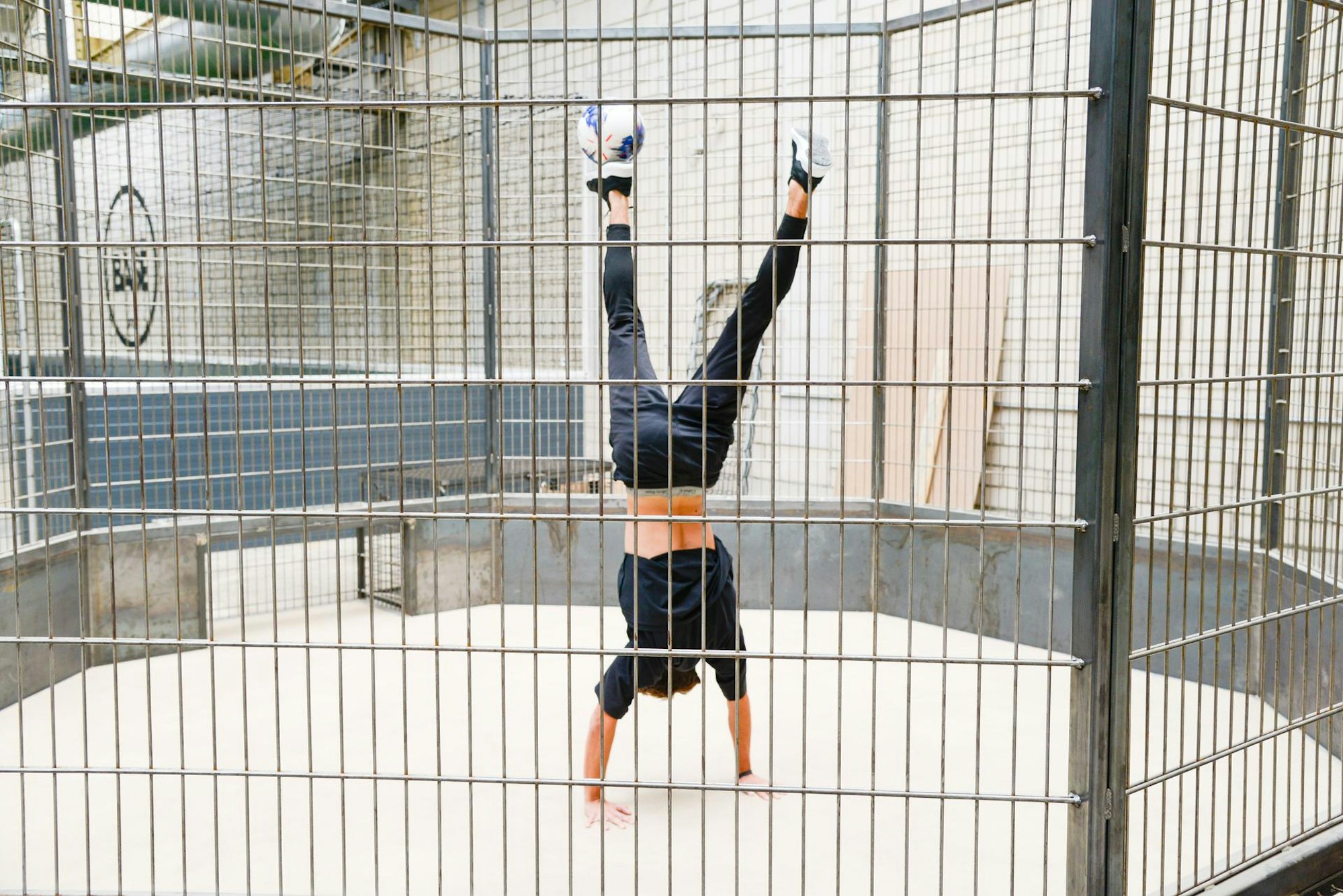 Straßenkicker_Base_Käfig