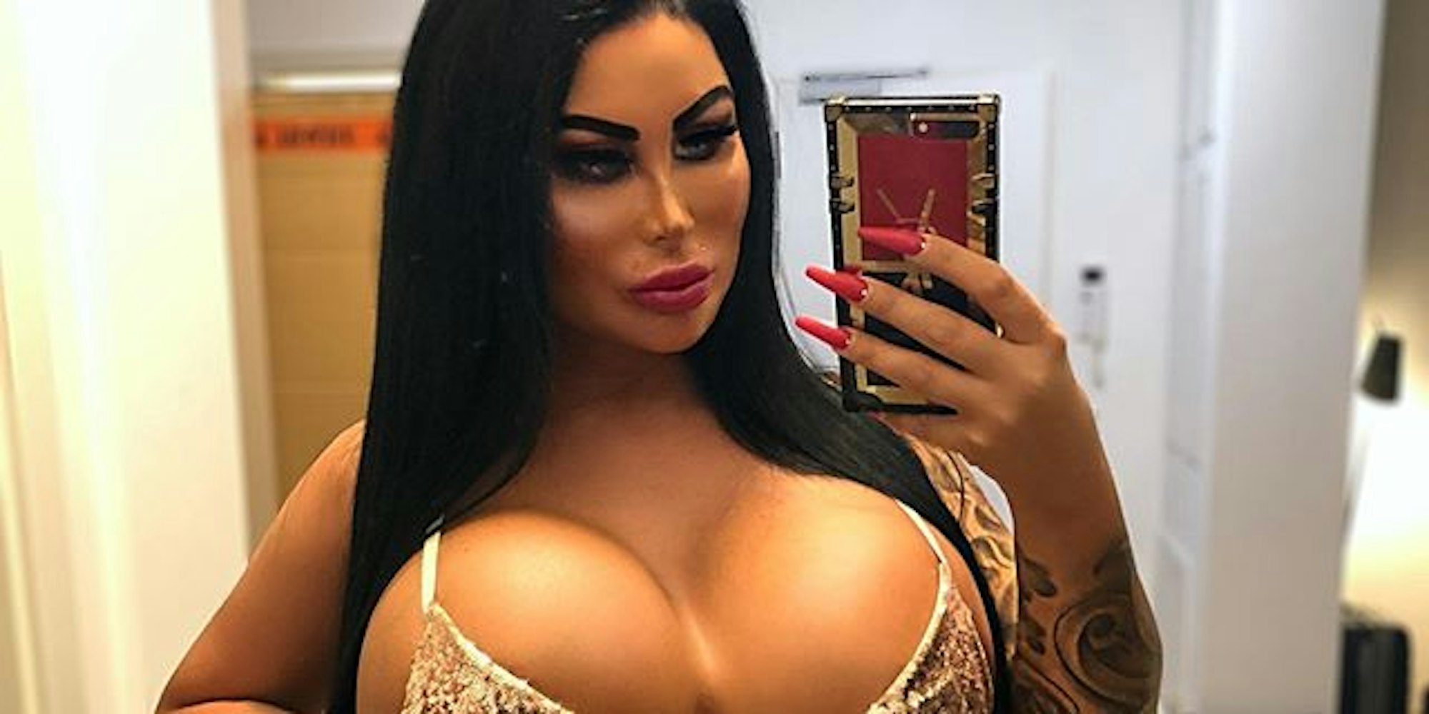 Paris Herms Insta Selfie