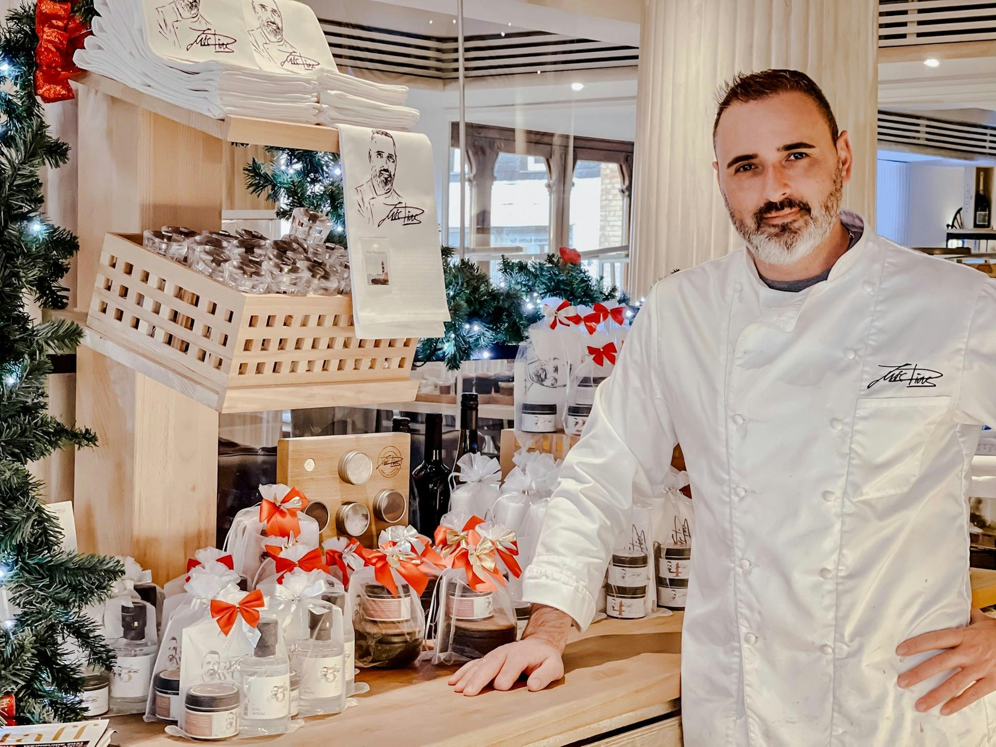 Luis Dias in seinem gleichnamigen Restaurant in Köln.