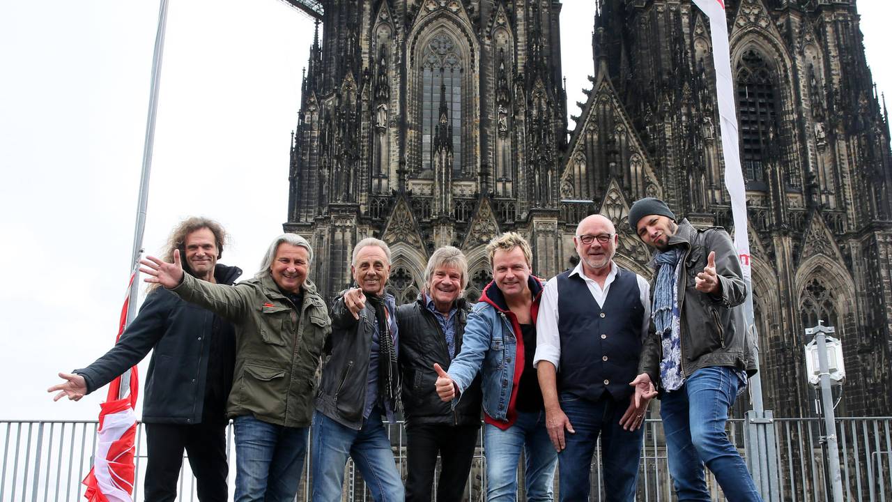 Die Bläck Fööss 2022 vor dem Kölner Dom