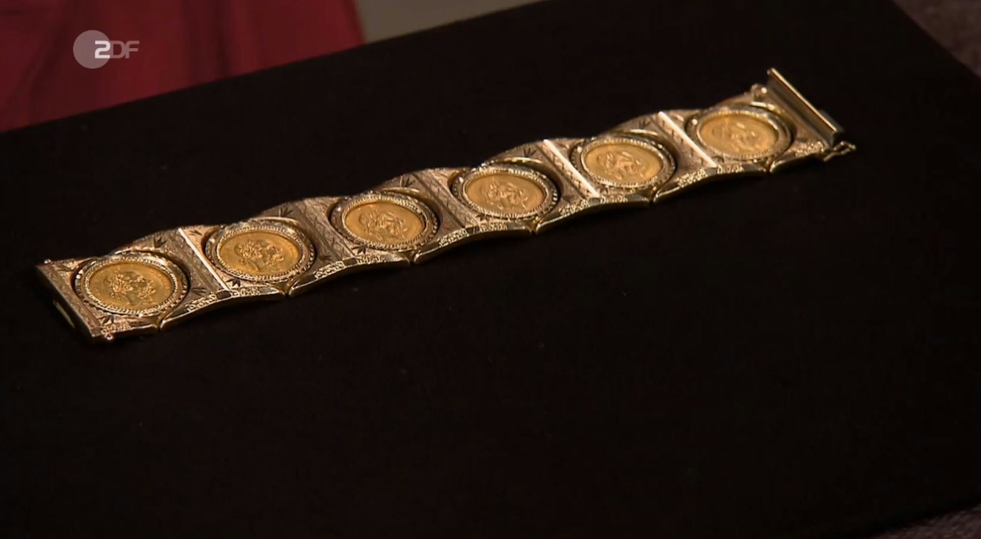 Bares_Fuer_Rares_Armband_Gold_2