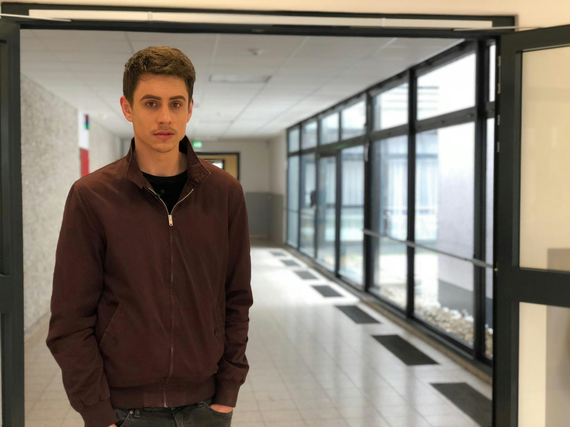 Pat alias Patjabbers litt in seiner Jugend und im frühen Erwachsenenalter an Bulimie. Seine Essstörung hat er jahrelang vor Freunden und Familie geheimgehalten.