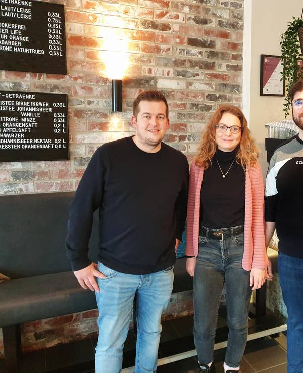 Dennis Malzkorn, Laura Heinze und David Heinze vom Café Gretchen auf der Aachener Straße.