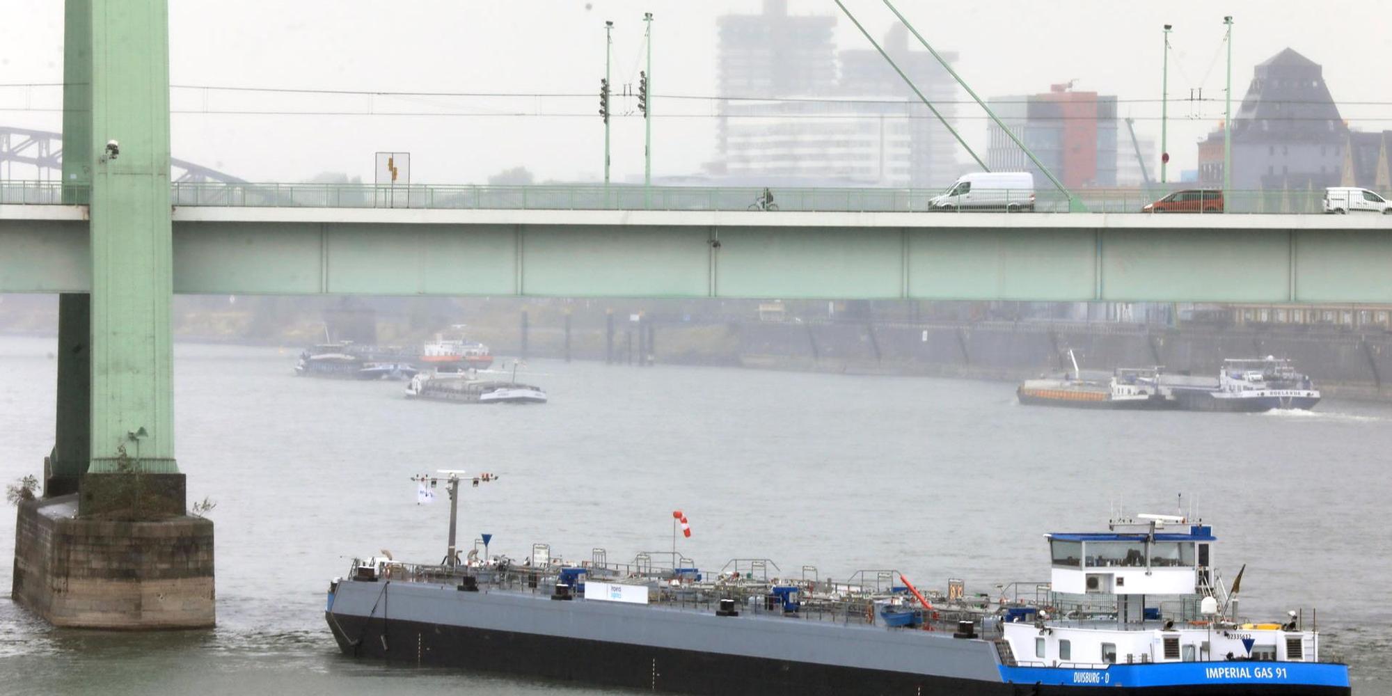Tankschiff_Rhein_180913