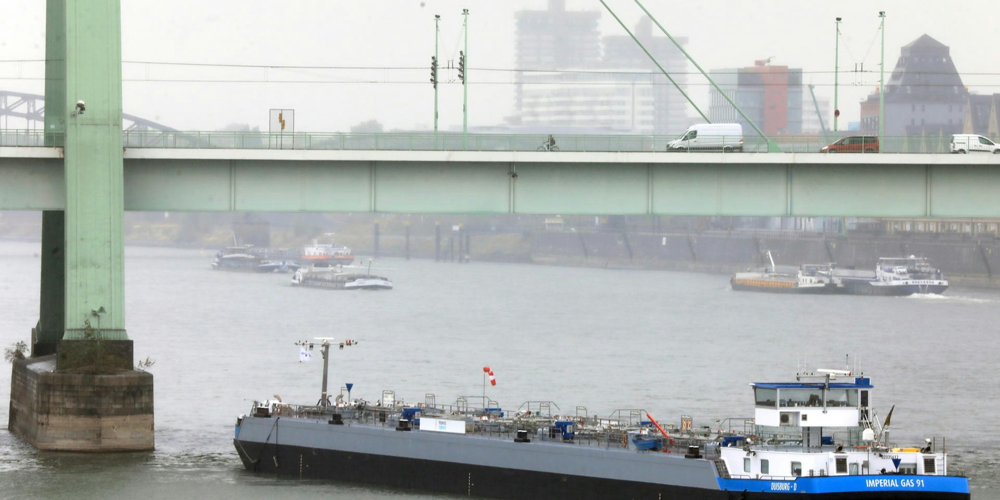 Tankschiff_Rhein_180913