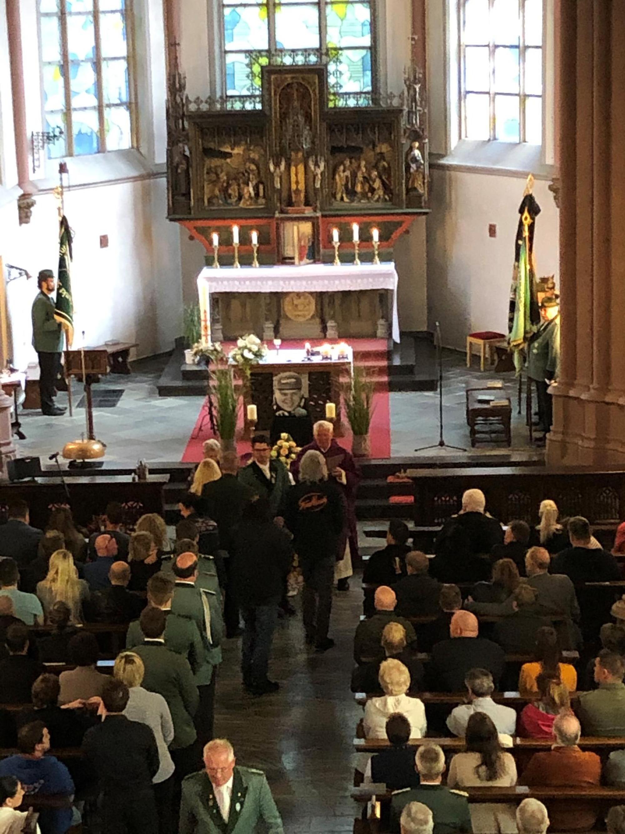 Jamba_Beerdigung_Kirche_270519 (1)
