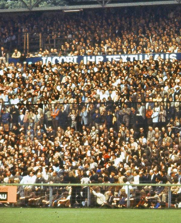 1. FC Köln Radrennbahn Fans