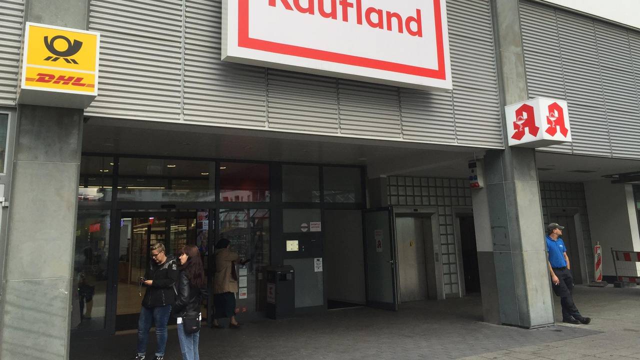 Ein undatiertes Symbolbild einer Kaufland-Filiale in Köln-Ehrenfeld.