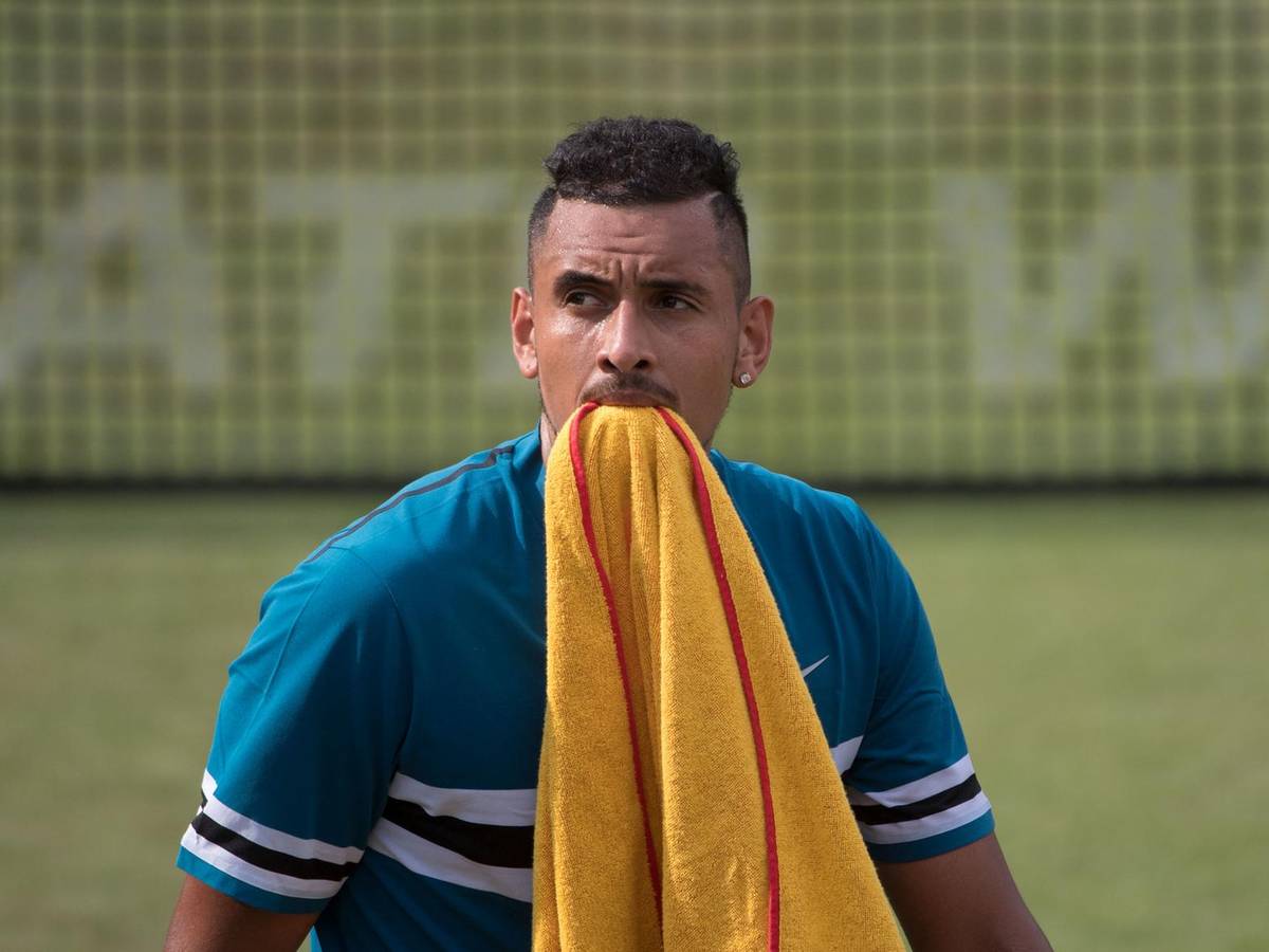 Kyrgios_Handtuch