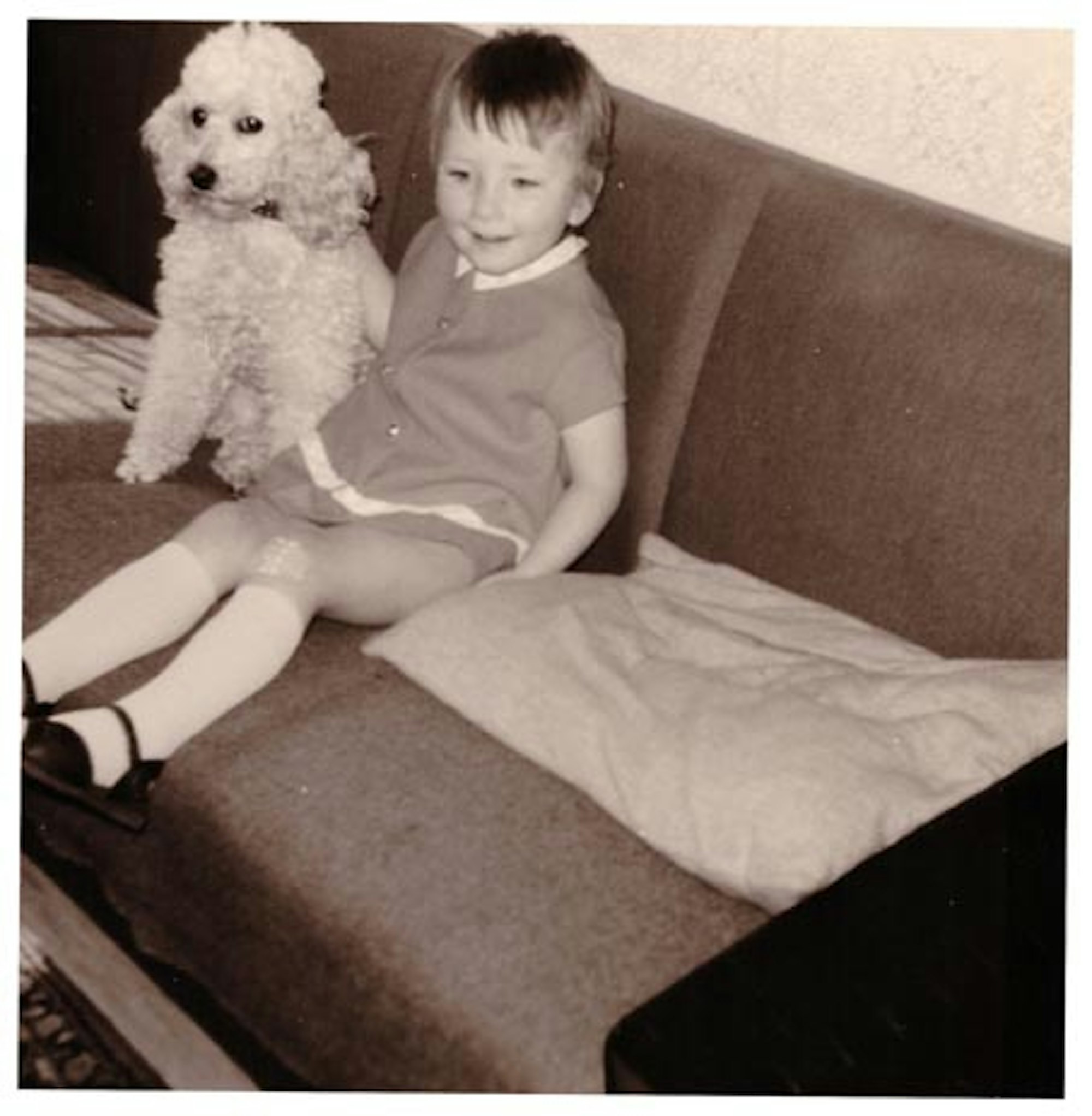 Silke Naun-Bates als Kind mit Beinen