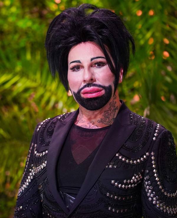 Glööckler_Dschungelshow