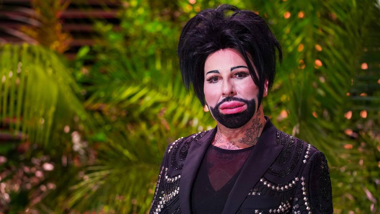 Glööckler_Dschungelshow
