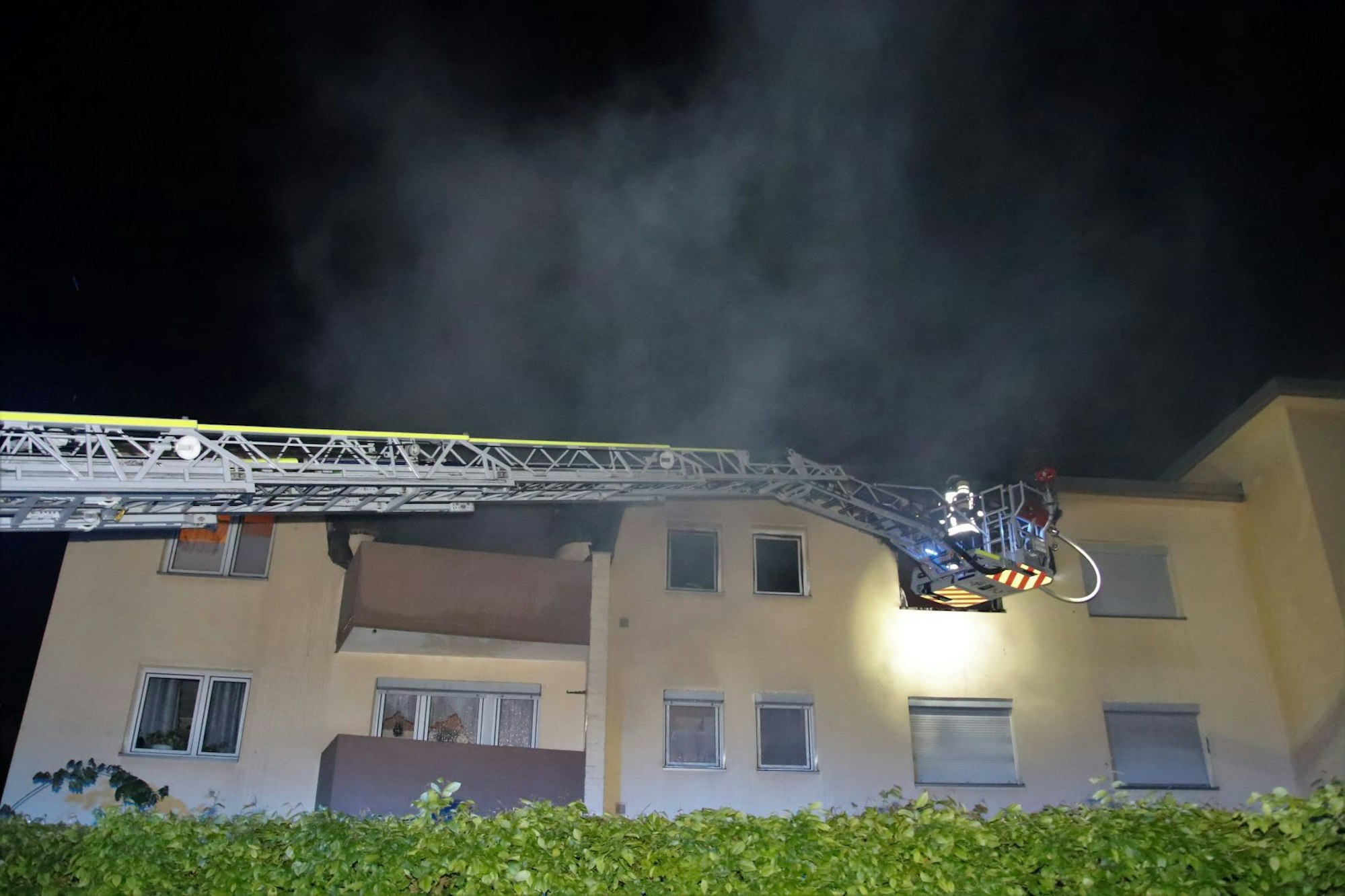 Großbrand_Leverkusen2_270521