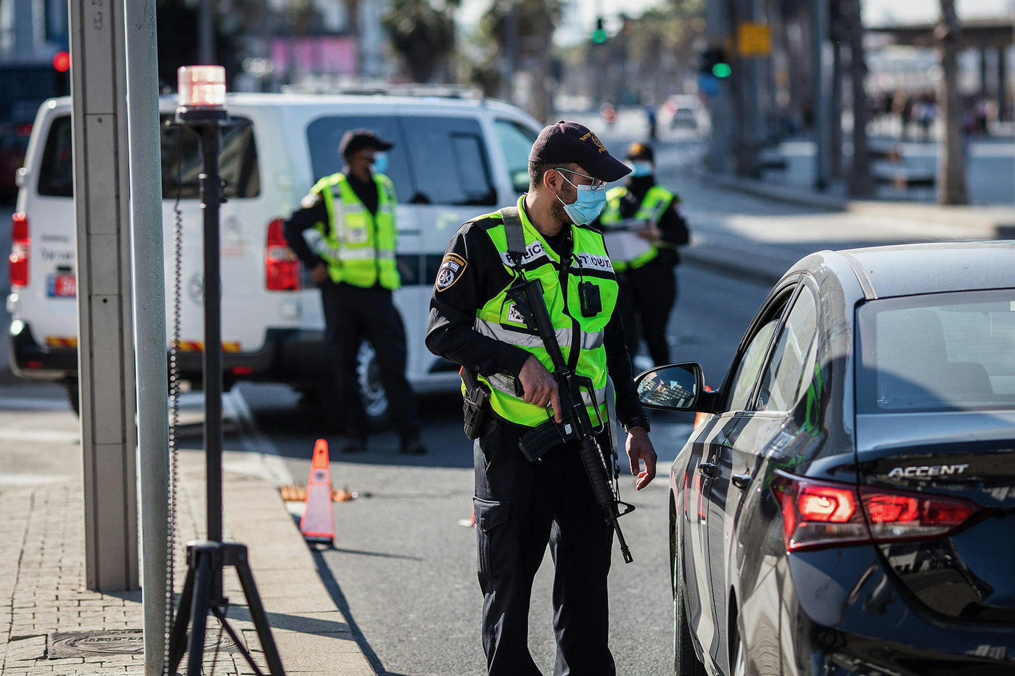 Lockdown-Kontrolle auf Straße in Israel