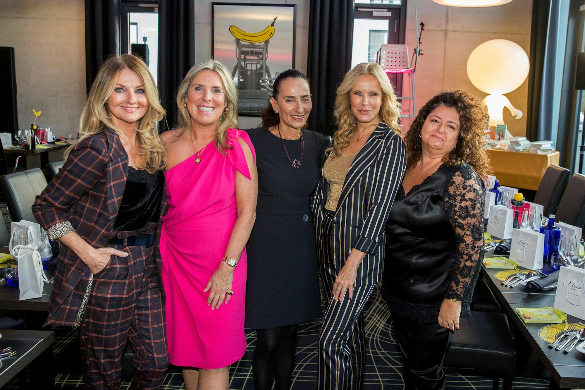 101019ladies_dinner1
