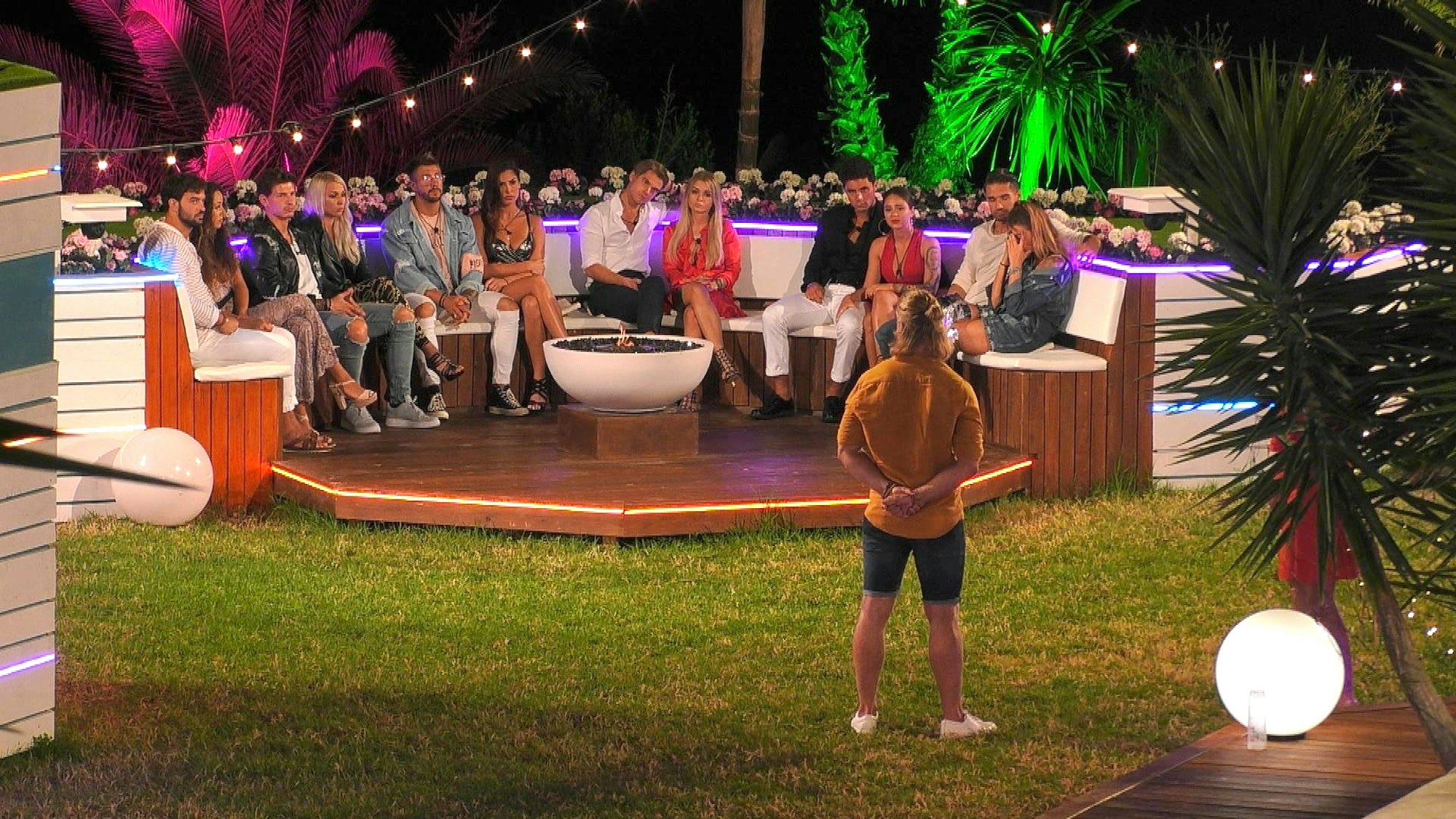 rtl2-loveisland-10-paarungszeremonie3
