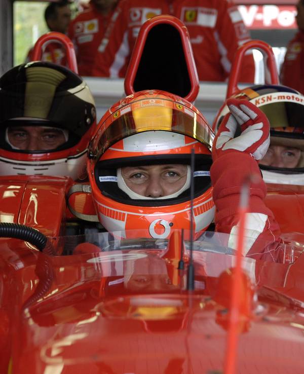 Schumi_Ferrari-Dreisitzer