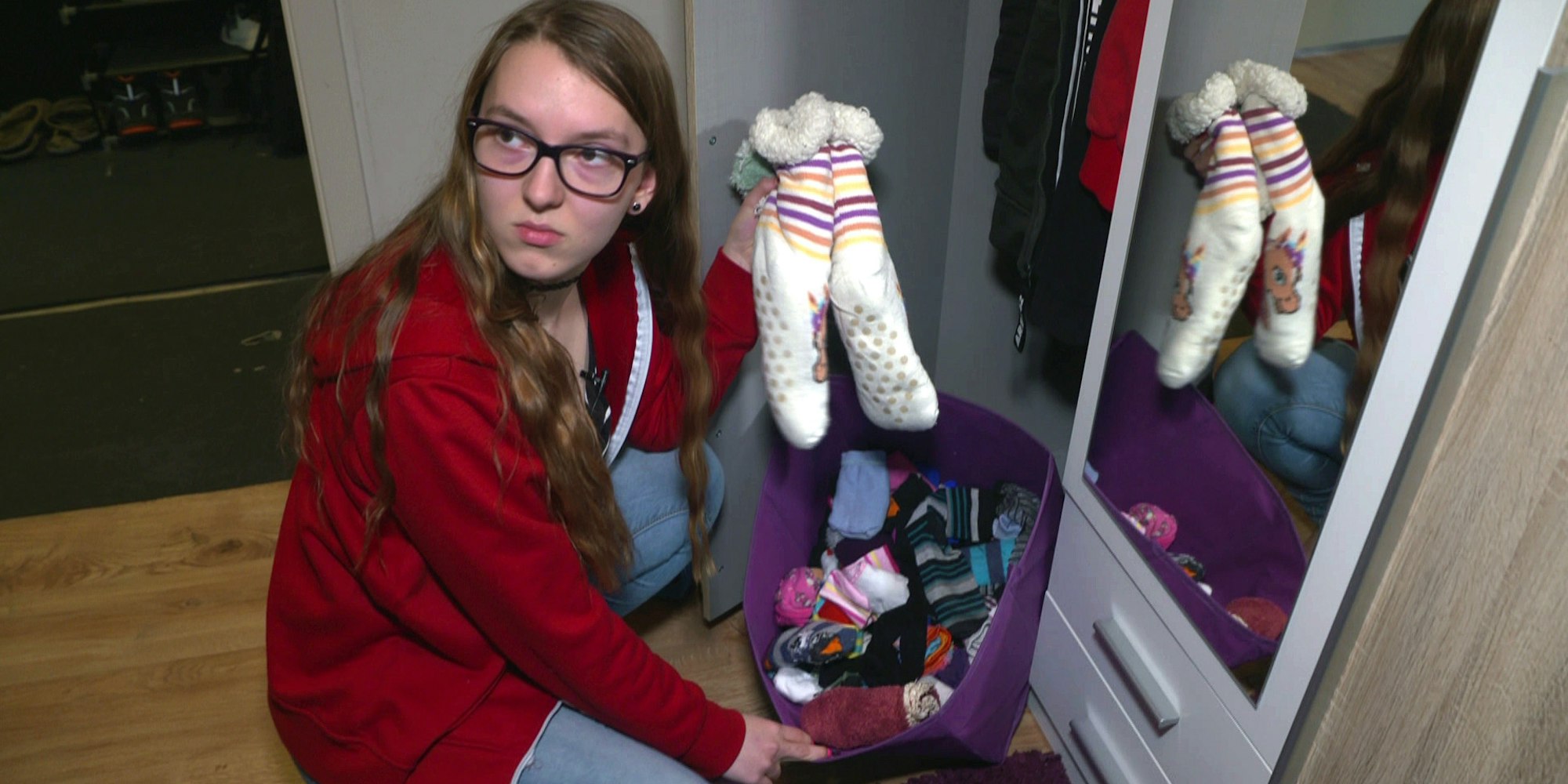 Armes Deutschland Lea verkauft Socken