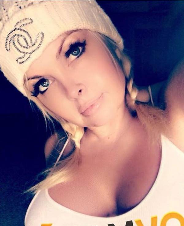 jesse jane selfie mit mütze