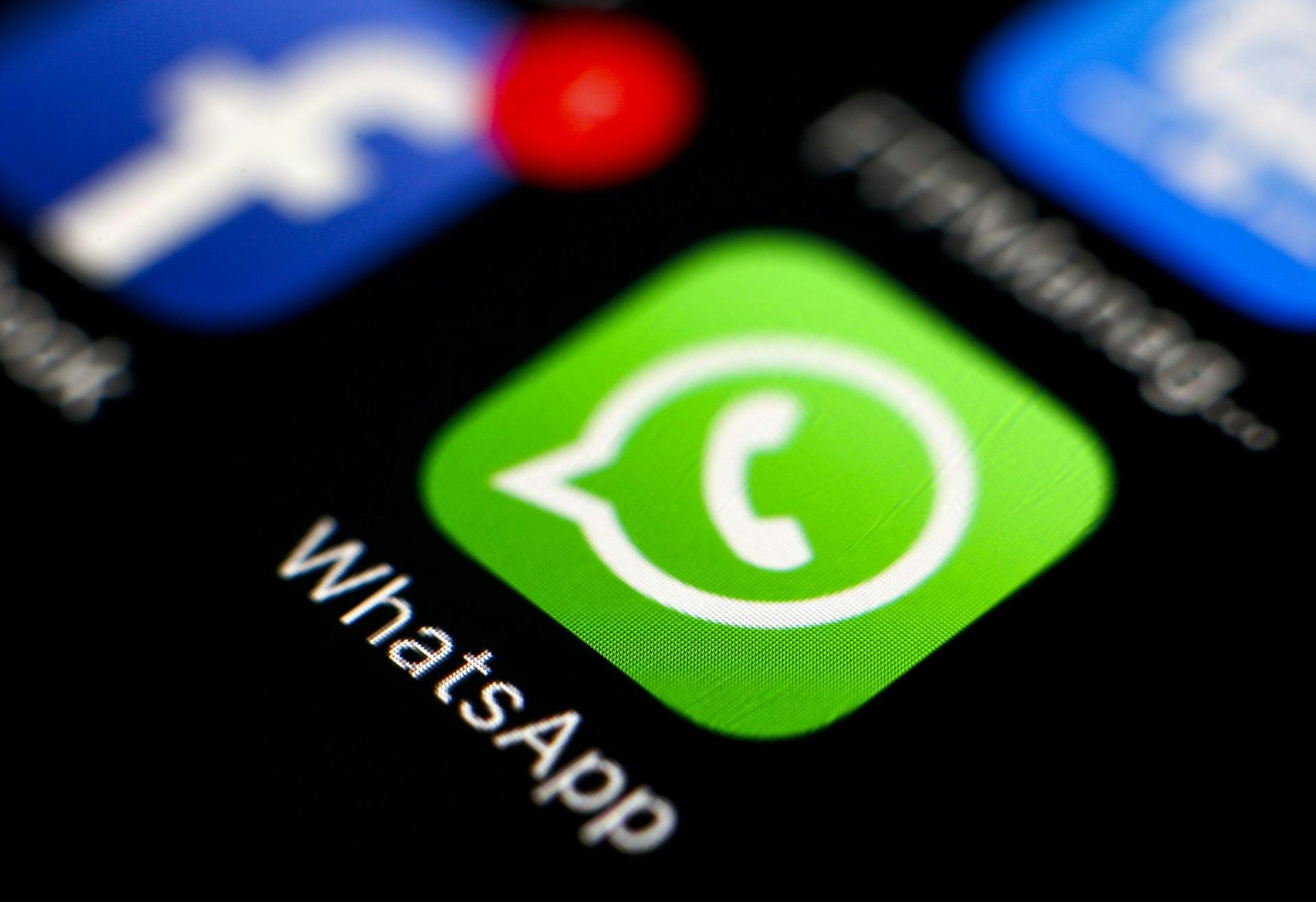 Ihr erreicht EXPRESS.de auch direkt per WhatsApp-Nachricht unter der Mobilfunknummer 01713387655.