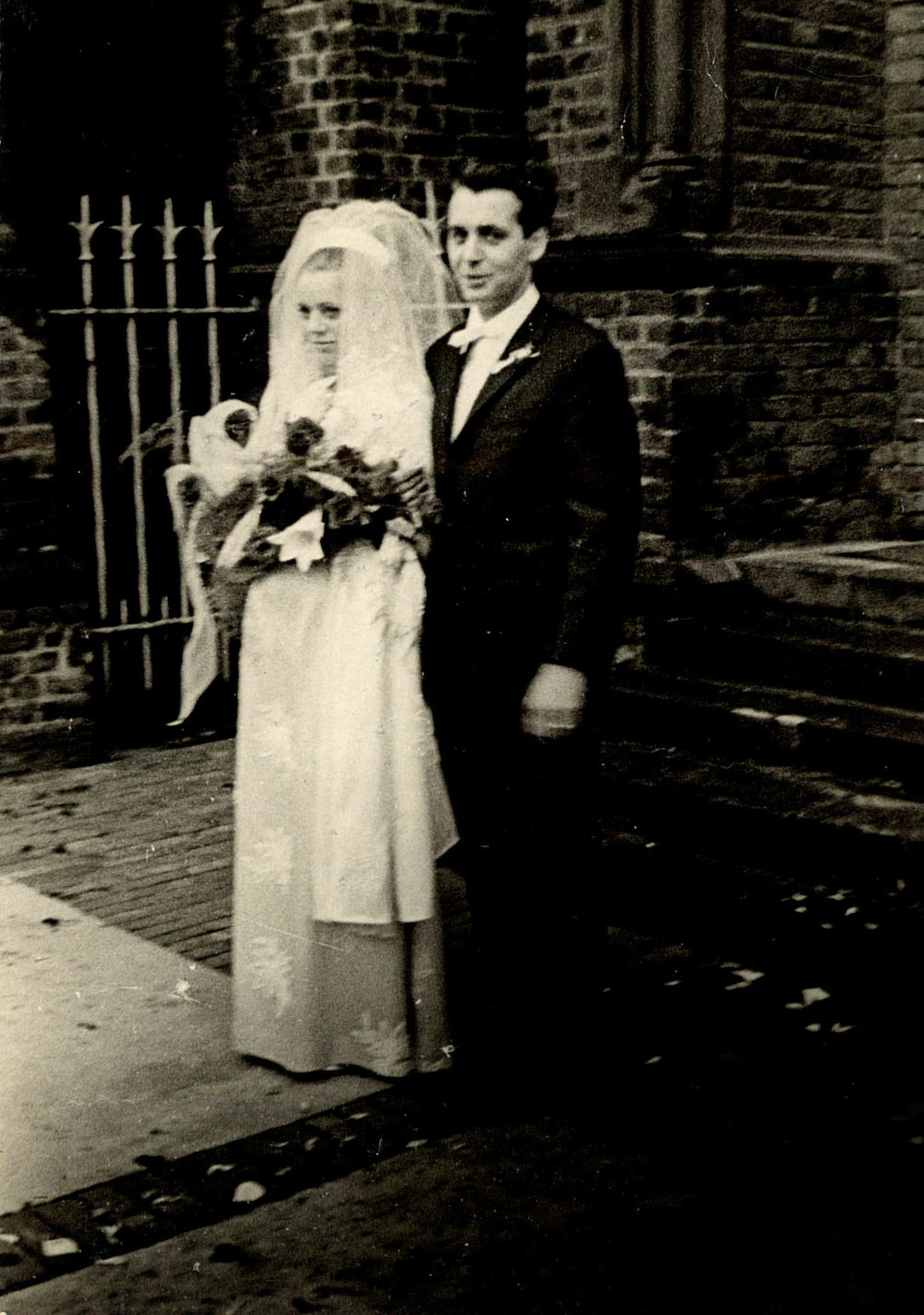 01KBO_32_71-118503926_ori