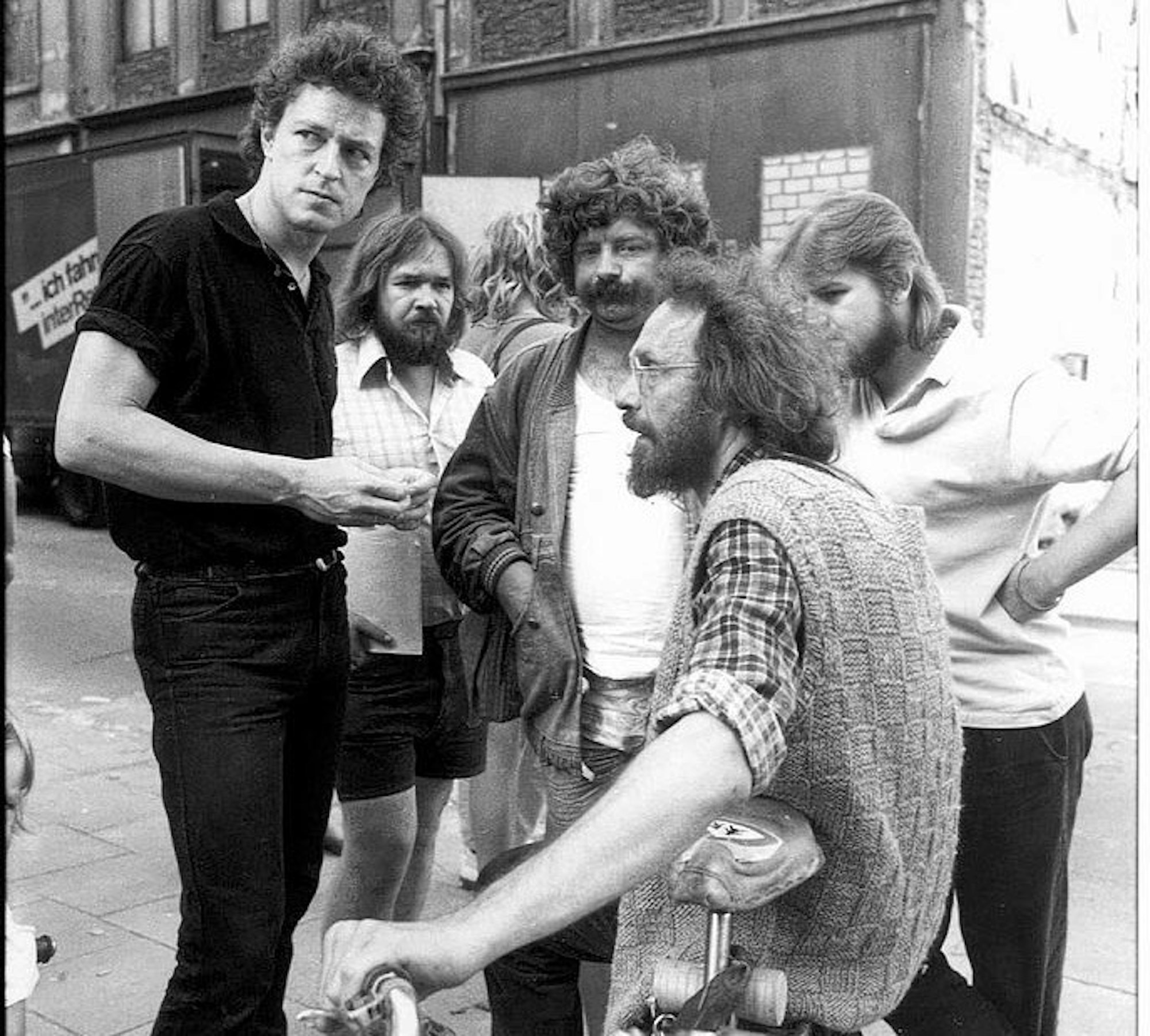 01K___23_71-97456960_platz