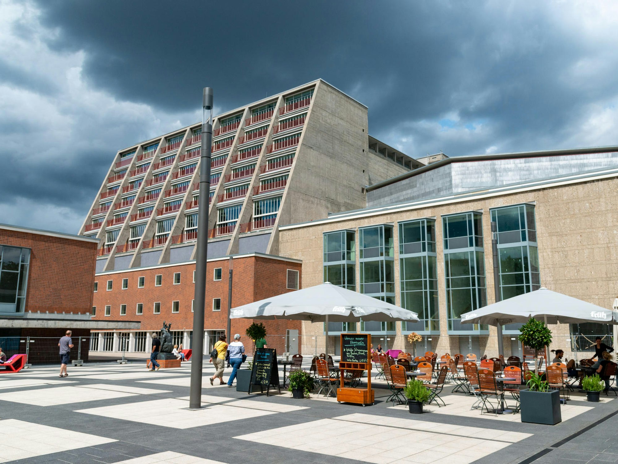 Kölner Oper und Schauspiel auf dem Offenbachplatz