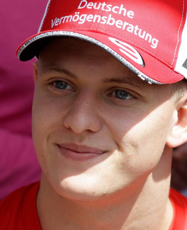 Mick Schumacher bei einer Presserunde 2019