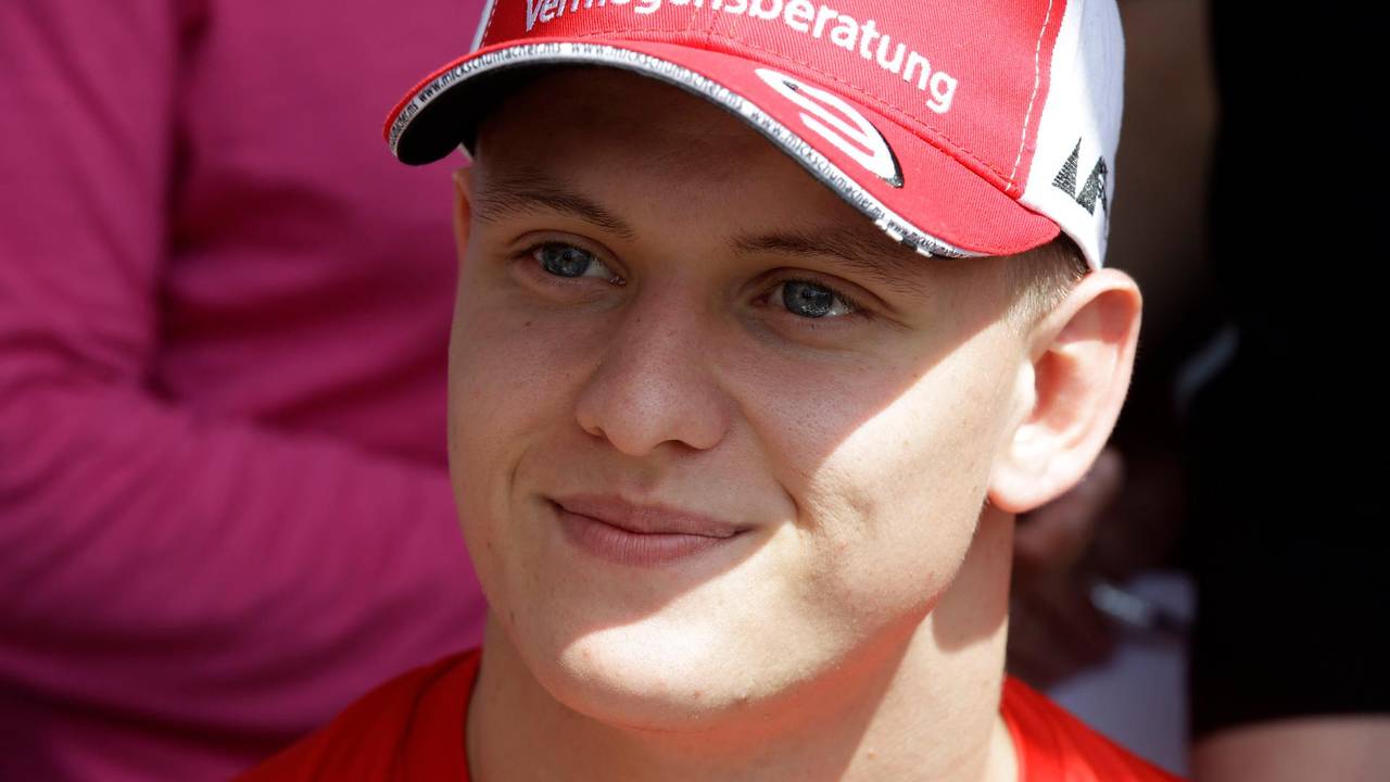 Mick Schumacher bei einer Presserunde 2019