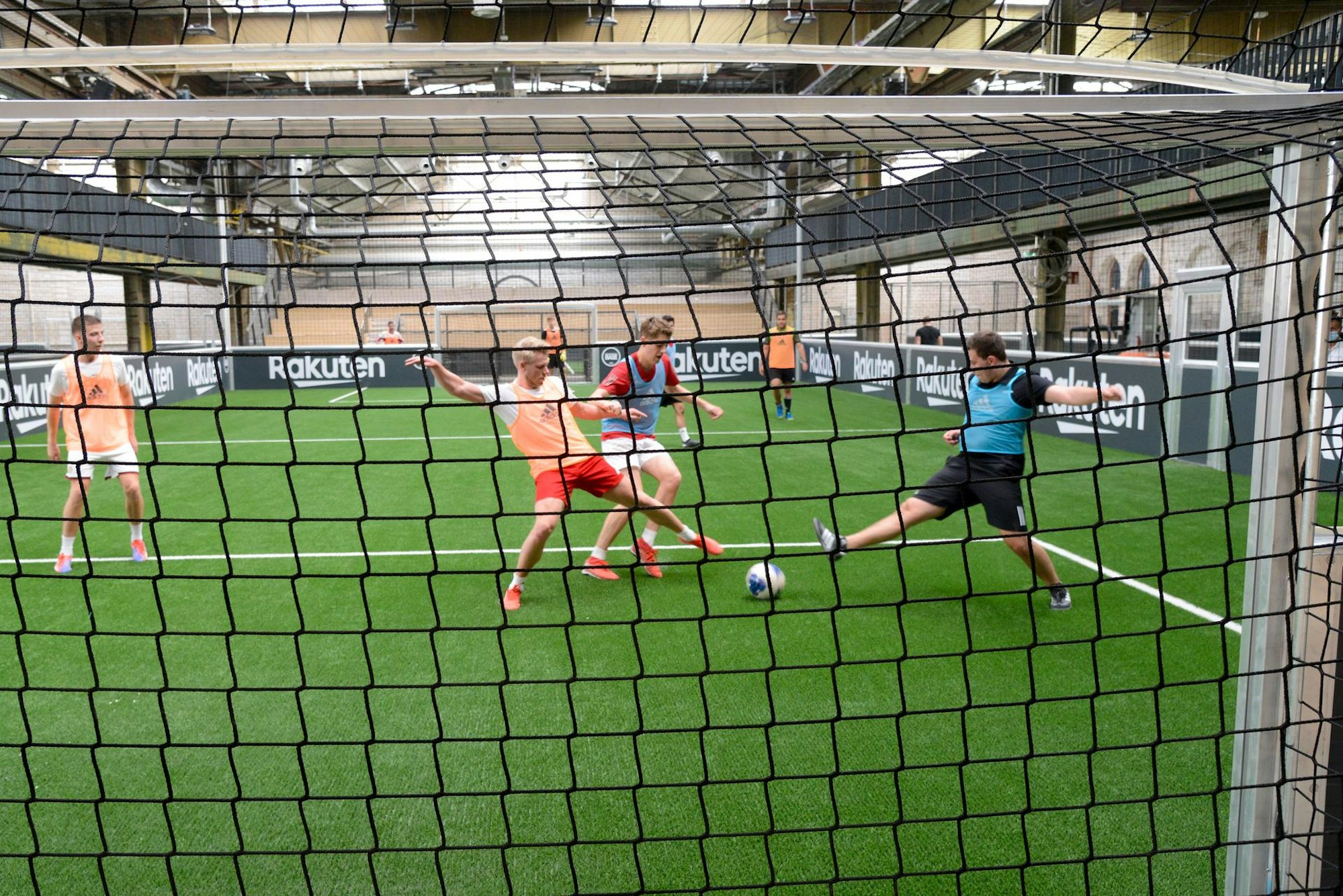 Straßenkicker_Base_Soccerhalle