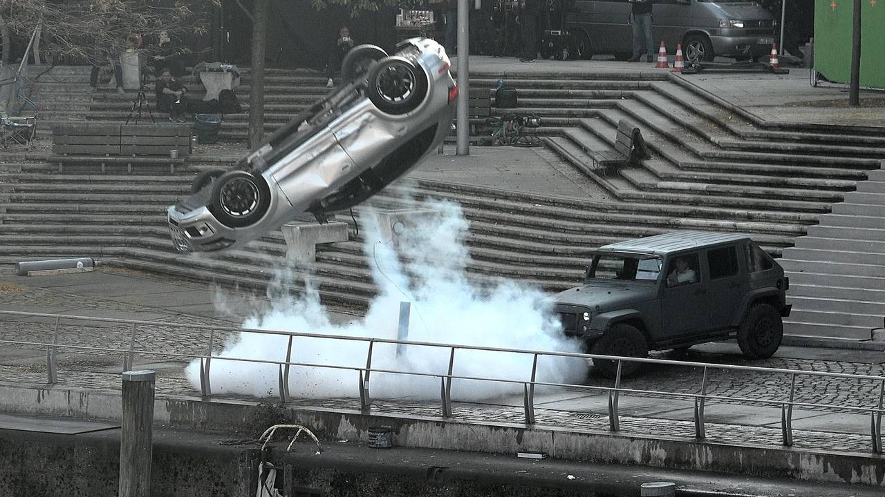 Symbolbild_Stunt_Auto110387902