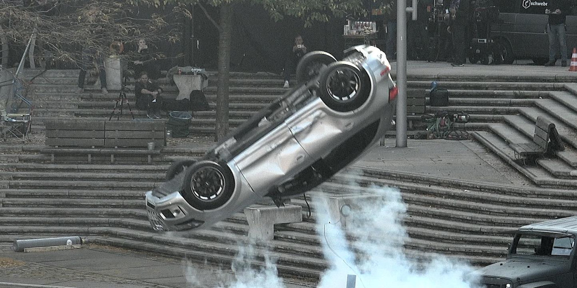 Symbolbild_Stunt_Auto110387902