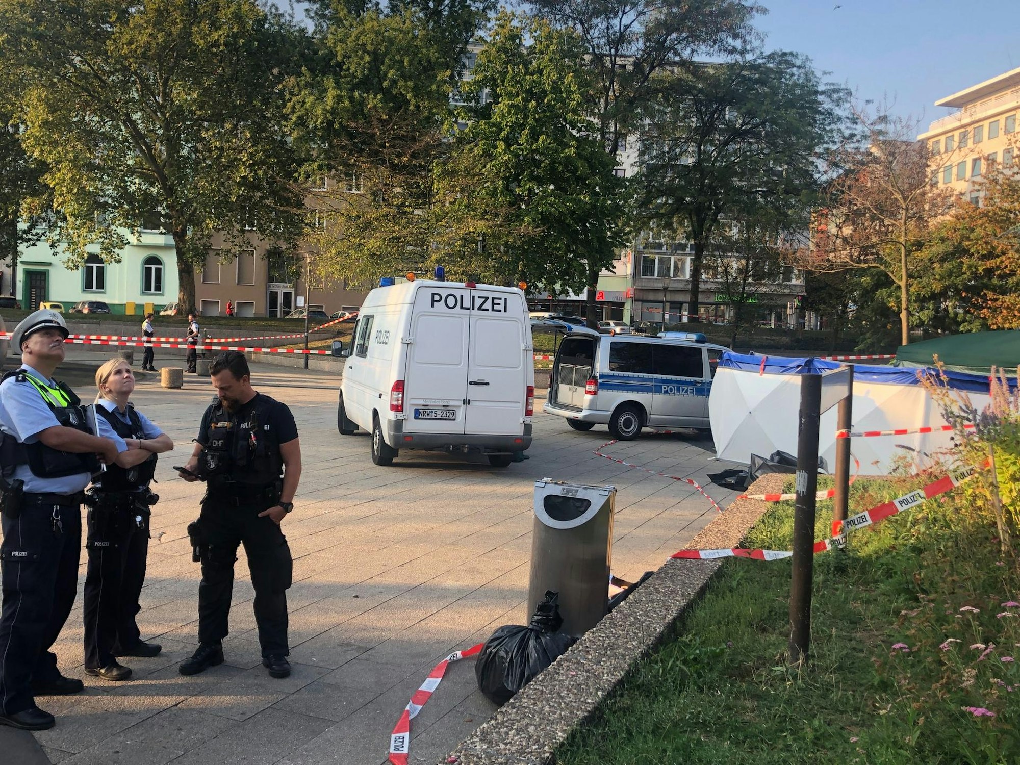 Ebertplatz groß polizei