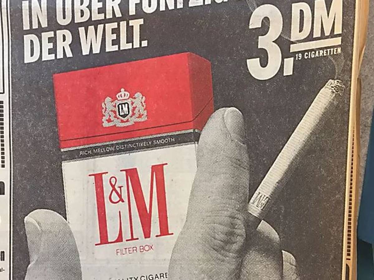 Das Foto zeigt Zigaretten-Werbung aus dem Jahr 1982