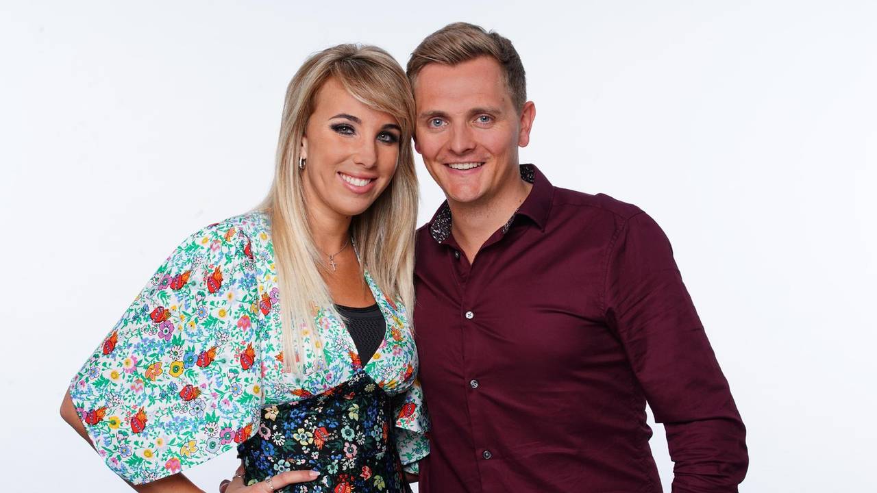 Sängerin Annemarie Eilfeld und Tim Sandt, Teilnehmer beim „Sommerhaus der Stars“ 2020, wo dieses Foto entstand, möchten Eltern werden. Aber Annemarie leidet an der Hormonstörung PCO.