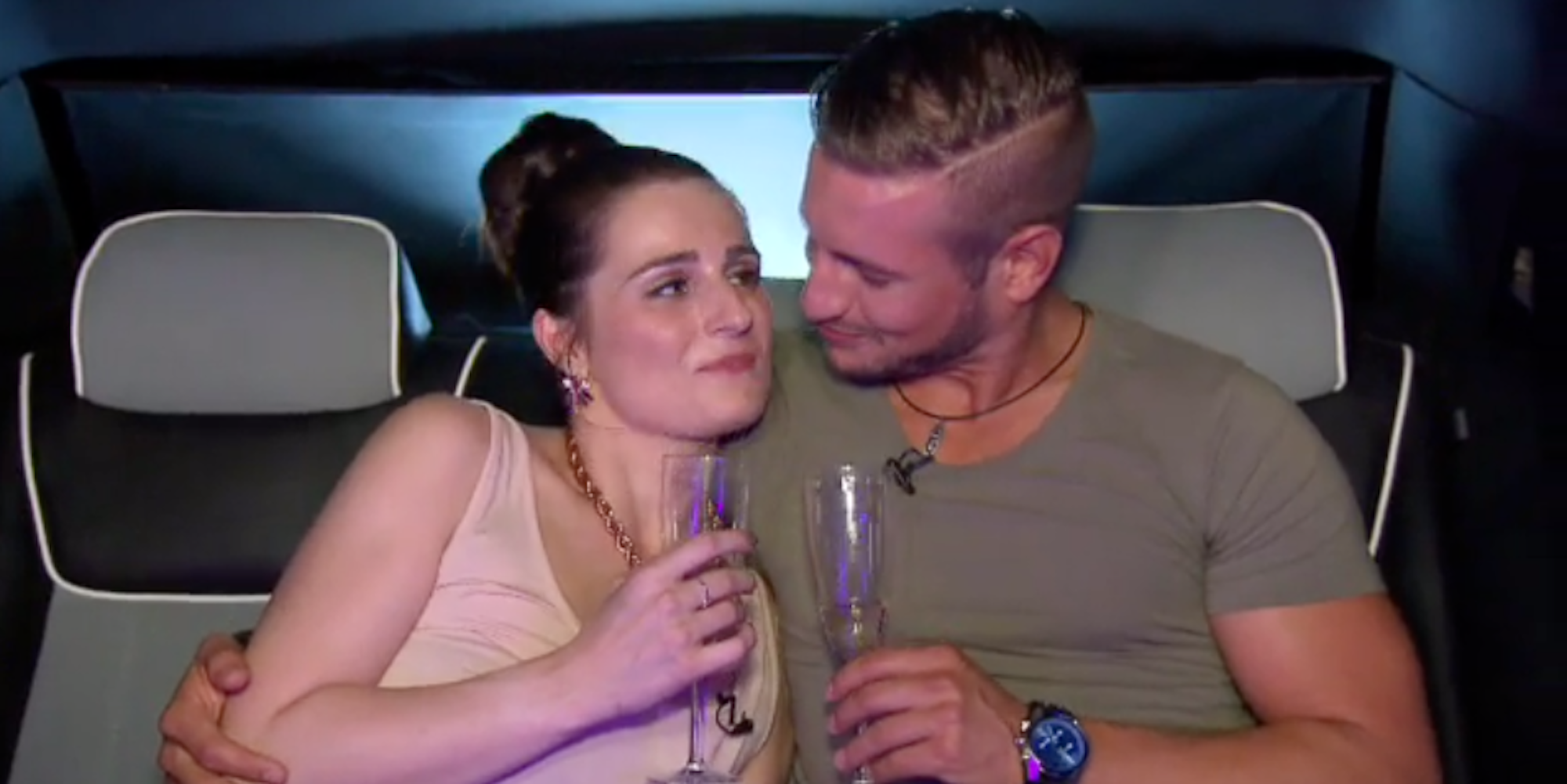 Take_Me_Out_Niklas_Tanja_kuscheln