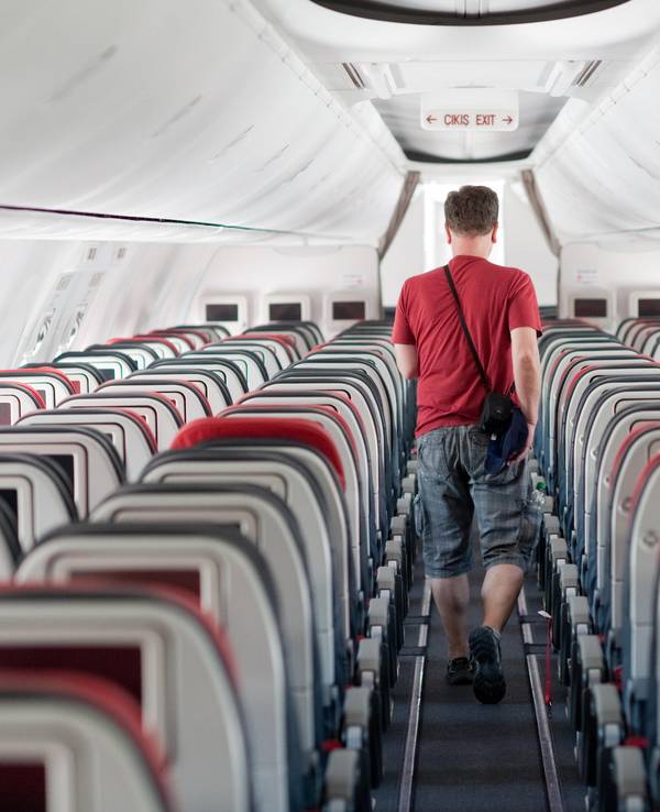 Unser Symbolbild zeigt das Innere eines Flugzeugs im Jahr 2021.