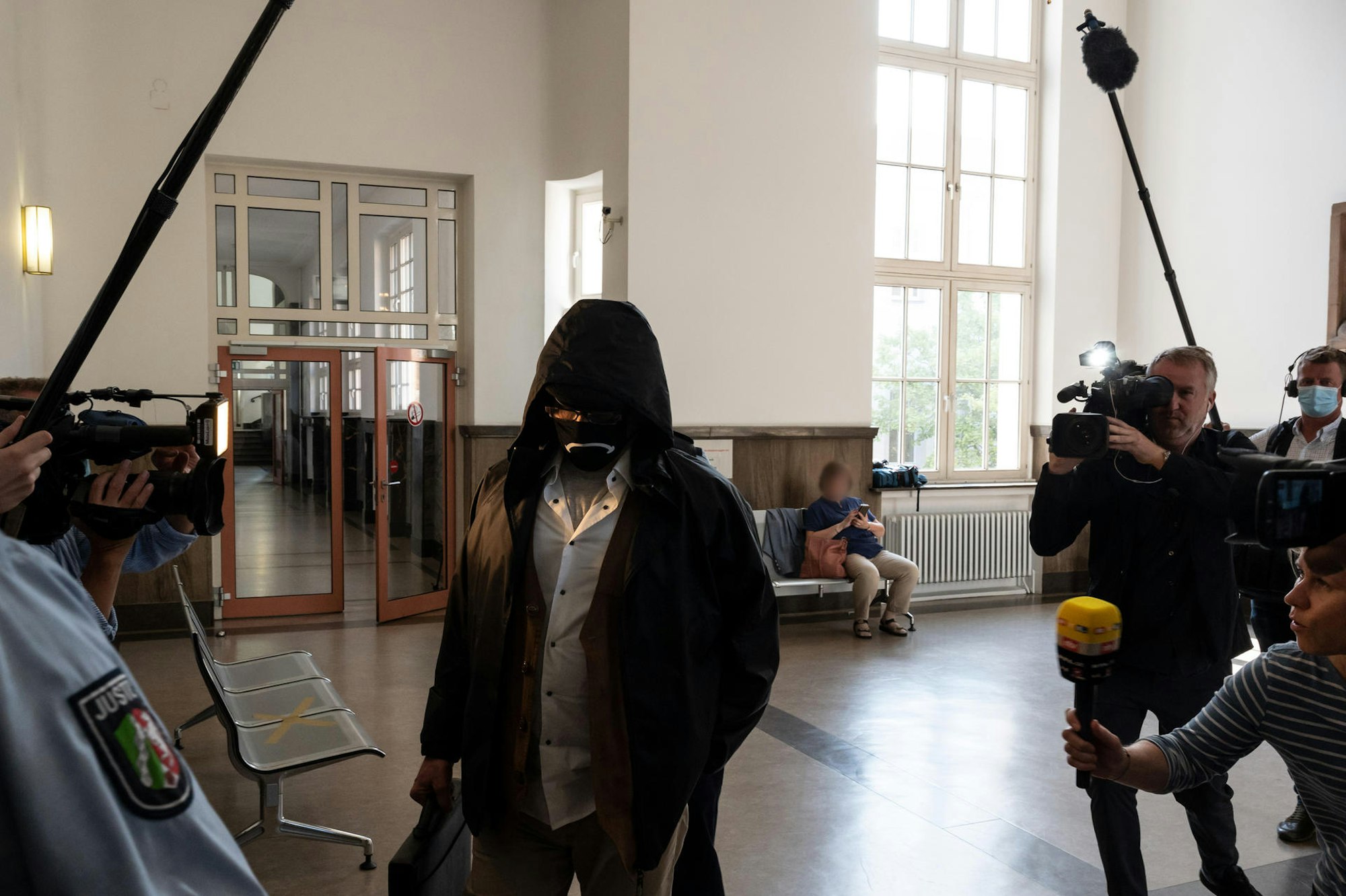 Schalla-Mörder vor Presse