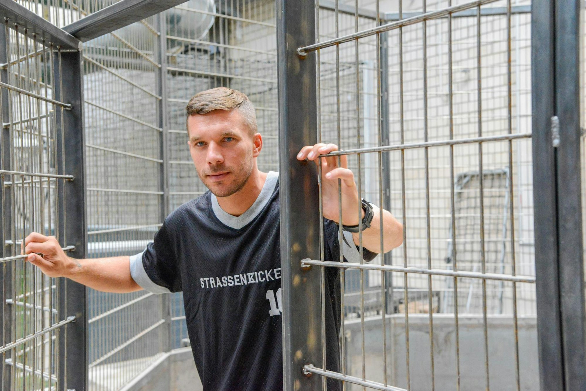 Straßenkicker_Base_Lukas_Podolski